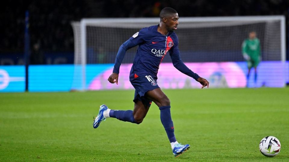 纽卡斯尔主场狂攻vs本菲卡穆帅铁阵